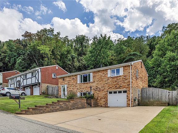 3rd image of 210 Springwood Dr