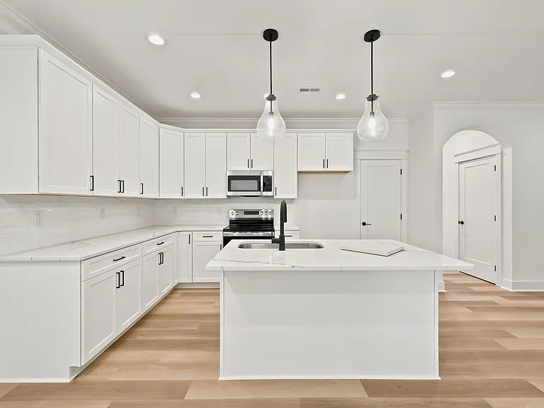 149 Luke Ct — Photo 8