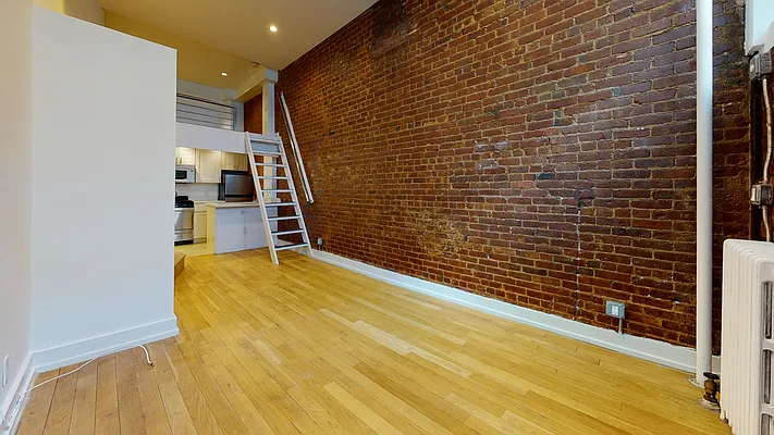 Rented by Bond New York | media 32