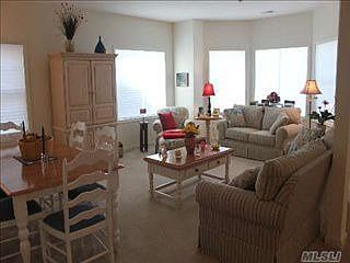 2nd image of 79 Autumn Dr