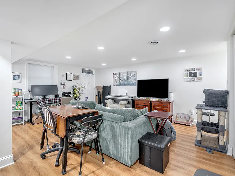 1353 Massachusetts Ave SE #C — Photo 2
