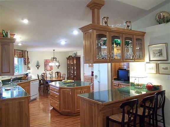 5th image of 104 Skyline Dr
