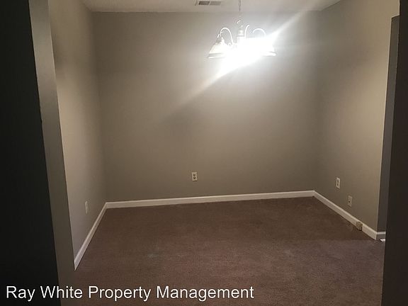 4th image of 2881 Old South Dr