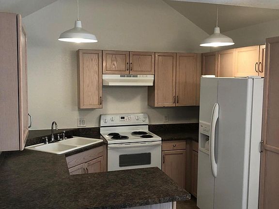 5th image of 1001 N Pasadena St Unit 63