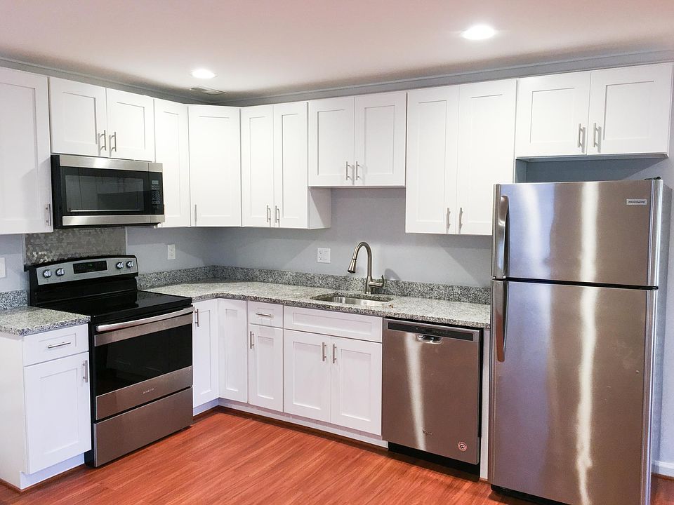 1st image of 6460 Oakwood Dr