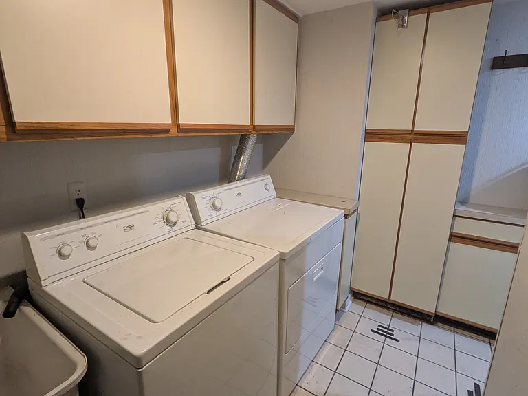 32750 Barclay Sq — Photo 6