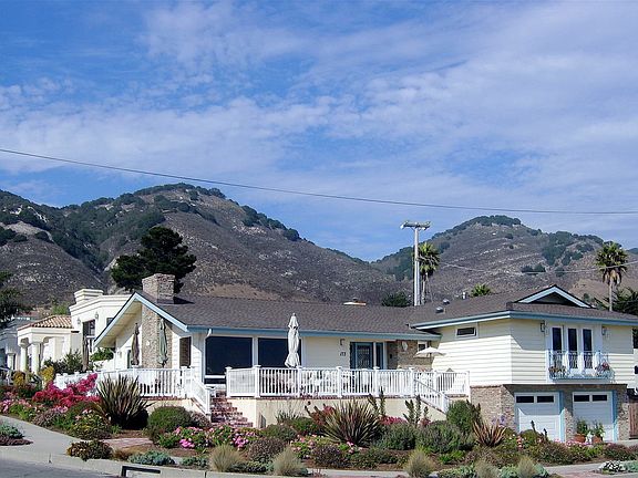 Between Mountains and Sea