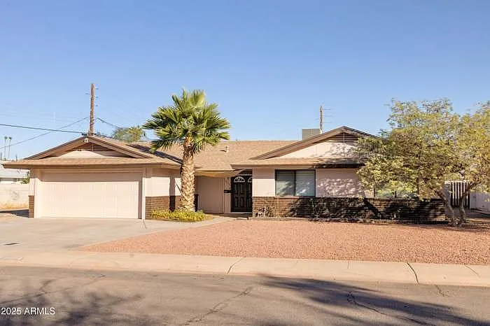 2715 S Rita Ln — Photo 1