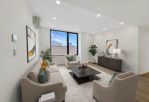 321 Franklin Ave #4C Photo 1