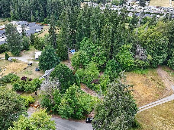 4th image of 5608 Kitsuksis Rd