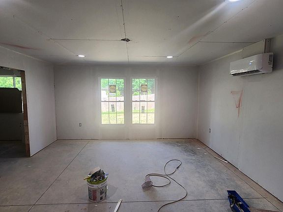 5th image of 7711 Pamela Ln