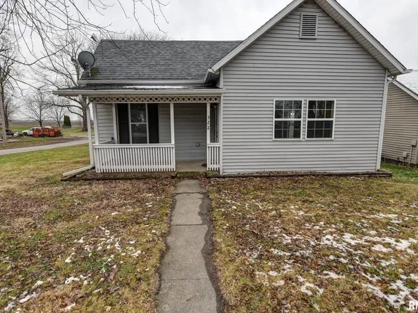 322 S Curtis St, Edinburg, IL 62531