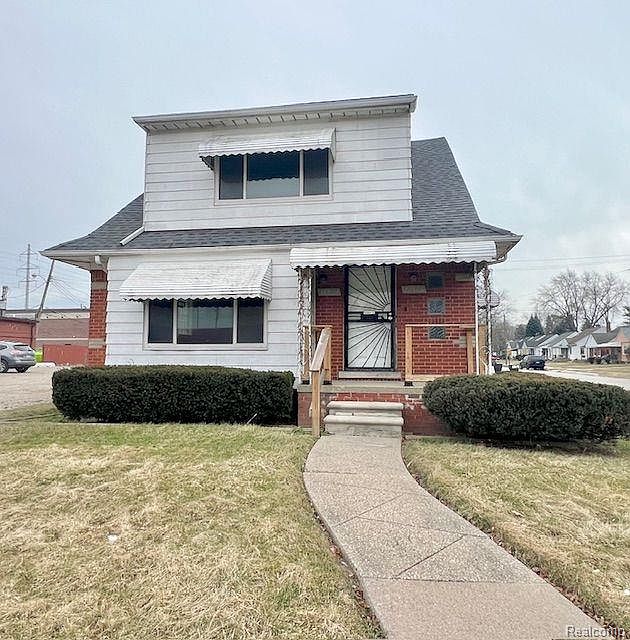 1st image of 20600-20604 Schoenherr St