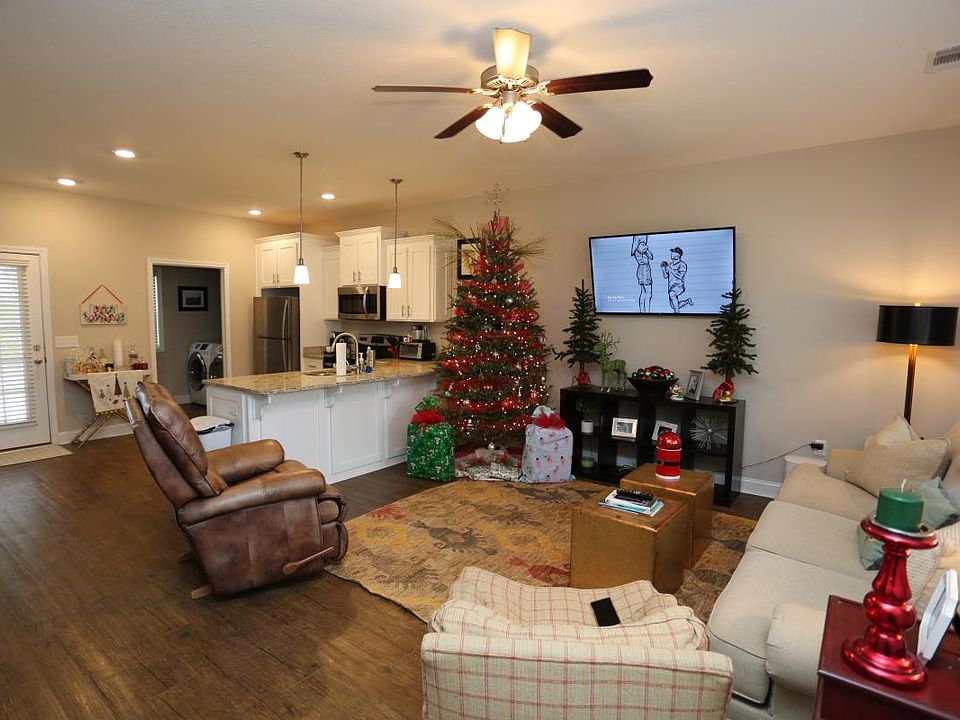 1st image of 134 Highlands Crossing Blvd