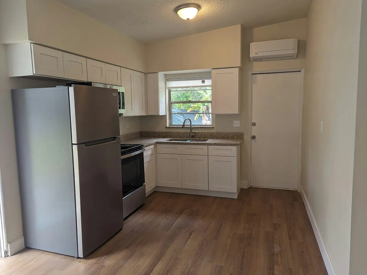 1123 South Lee Avenue, Unit Renovated 1BR/1BA — Photo 1