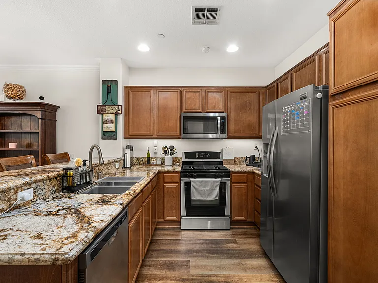 13190 Murano Ave — Photo 6