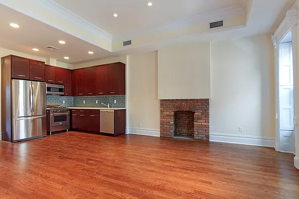 Sold by Corcoran | media 24