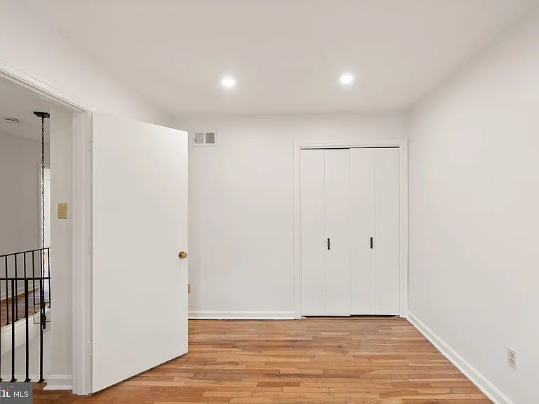 8330 Wickham Rd — Photo 38