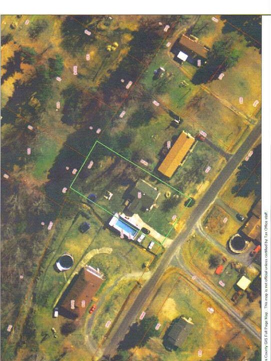 2nd image of 106 Lakeview Dr