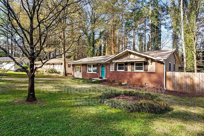 3 bed, 1.5 bath, 1431 sqft, $2,375 — Photo 3