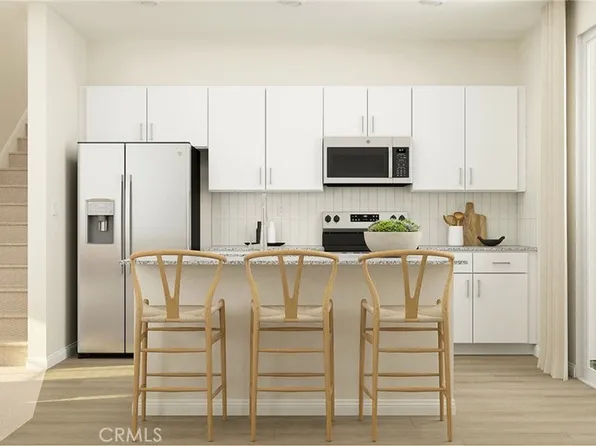 1660 Phantom Ln, Rialto, CA 92376