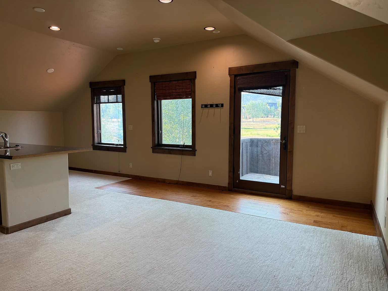 1 bed, 800 sqft, $2,200 — Photo 3