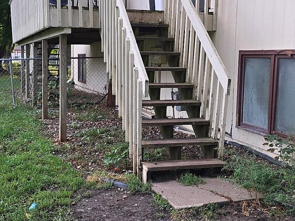 5th image of 1422 Three Oaks Ave