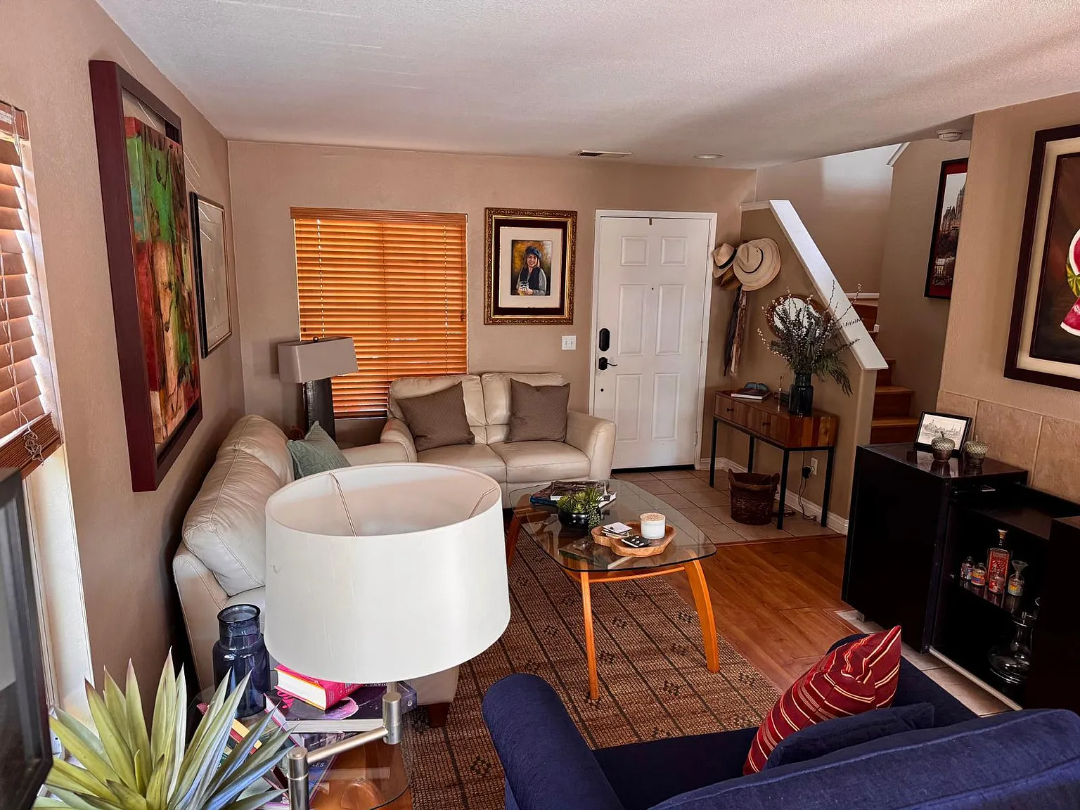 3 bed, 2.5 bath, 1589 sqft, $4,250 — Photo 4