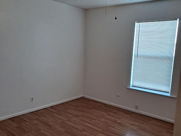 5th image of 3708 Keltner Ave #17