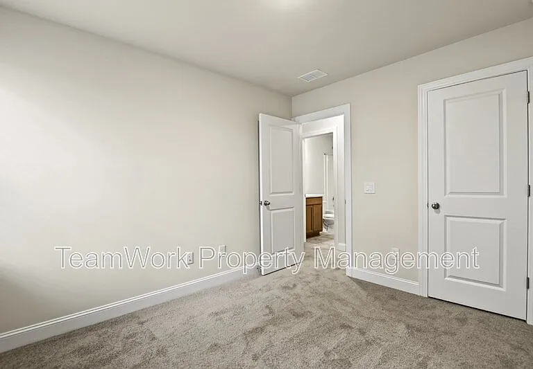 101 Langley Dr #D — Photo 22