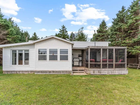 93 Ocean View Cres, North Parish, PE C0B 2B0
