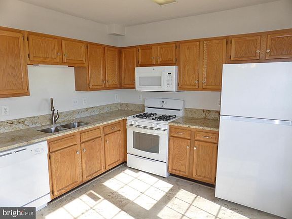 5th image of 8185 Halley Ct Unit 304