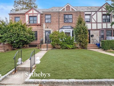 9736 72nd Dr, Forest Hills, NY, 11375