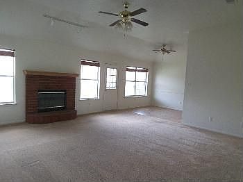 4th image of 1204 Creek St