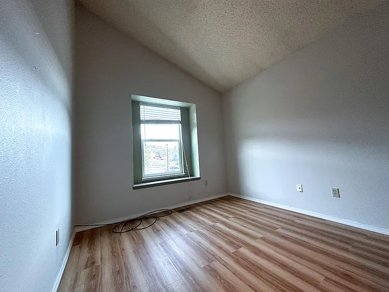 7215 Brentford Dr — Photo 13