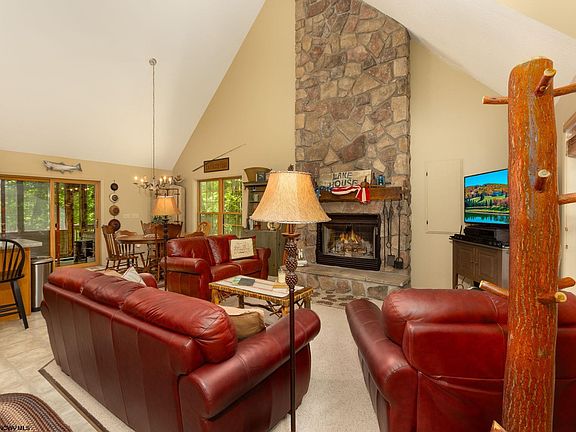 5th image of 206 Columbine Cir