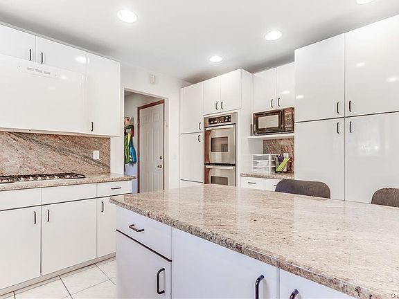 5th image of 11 Secor Ct