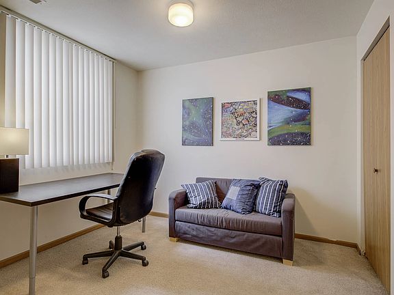 2nd image of 411 Tulip Blvd #411