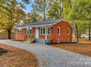 3833 Startown Rd, Newton, NC 28658