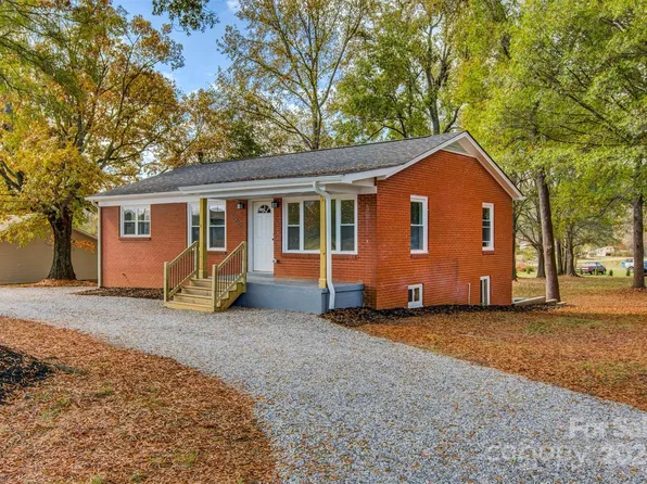 3833 Startown Rd, Newton, NC 28658