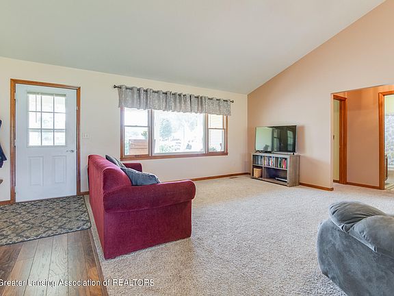 3rd image of 1541 Stonehaven Dr
