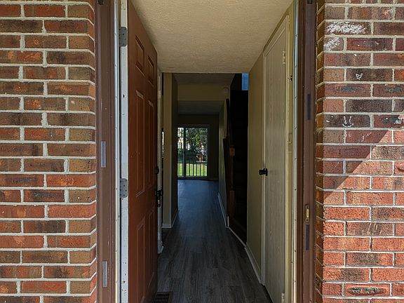 2nd image of 534 E Graham Pl