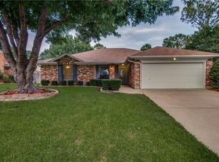 3404 Primrose Ln, Bedford, TX 76021