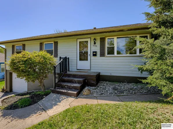 5701 Grand Ave, Omaha, NE 68104