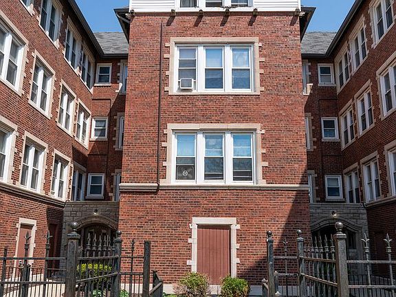 3rd image of 4805 N Fairfield Ave #7