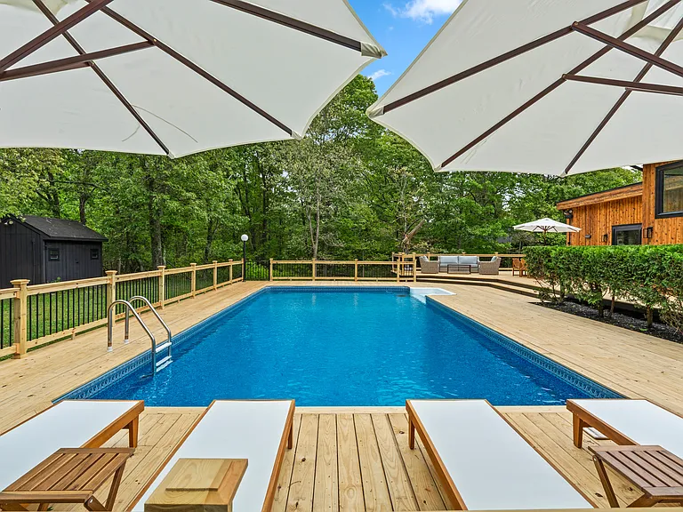 37 Bay Woods Dr — Photo 32