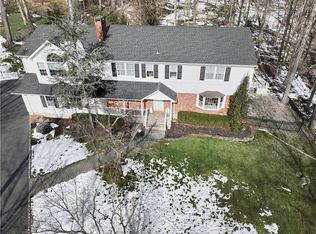 3 Cherry Ln, Airmont, NY 10952