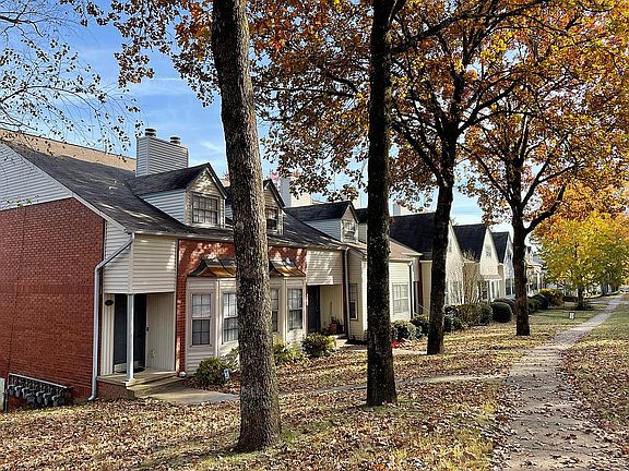 2nd image of 2221 Wentwood Valley Dr APT 17