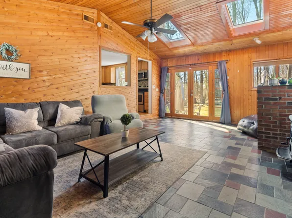100 Sherry Circle, Tolland, CT 06084