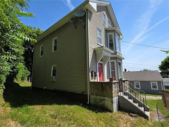 3rd image of 216 Maplewood Ave